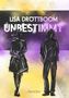 „LISA DRÖTTBOOM UNBESTIMMT“. Zwei skizzierte Figuren vor einem gelb-lila Hintergrund. Unten steht „Amrûn“., Buch