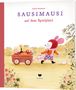 „Sausimausi auf dem Spielplatz.“ Eine Zeichnung zeigt eine Maus, die einen Wagen voller Spielsachen zieht., Buch