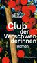 "Lena Müller, Club der Verschwenderinnen, Roman, Edition Nautilus." Ein Holzpfosten mit roten Äpfeln und Blättern., Buch