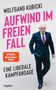 Der Text in fettem Pink lautet "AUFWIND IM FREIEN FALL". Ein älterer Mann im Anzug geht mit einem Ordner in der Hand.
