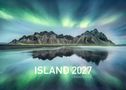 ISLAND 2027, Limited Edition. Nordlichter über Berglandschaft spiegeln sich im Wasser., Kalender