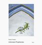 „Robert Polidori: Unknown Prophecies, Steidl.“ Ein gemaltes Glas mit Pflanzen auf einem gewölbten, farbigen Hintergrund., Buch