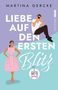 „LIEBE AUF DEN ERSTEN BLITZ“, Illustration: Frau im rosa Kleid, Mann mit Kamera, pastellfarbener Hintergrund., Buch