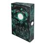 Titel: Rising Reign. Autor: Tessa Hale. Romantitel: Vajona. Dunkles Cover mit grünen floralen und mystischen Elementen.