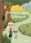 "Der kleine grüne Fußabdruck." Eine Illustration zeigt ein Kind und einen Hund auf einem Weg, umgeben von Natur und Windrädern., Buch