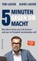"5 Minuten gegen die Macht" von Tom und Ulrike Lausen. Ein Mann mit Brille und Bart im Anzug vor grauem Hintergrund., Buch