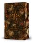 Buchcover "The Dark Between Us" von Lily Cattens mit floraler Verzierung, Taschenuhr und antikem Bücherstil., Buch