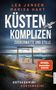 "Küstenkomplizen: Zuckerwatte und Stille" zeigt eine Schaukel an einem stürmischen Strand mit Möwe im Flug., Buch