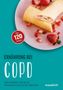 „Ernährung bei COPD: Über 120 Rezepte“. Teller mit gefülltem Pfannkuchen und Erdbeeren., Buch