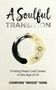 "A Soulful Transition" im oberen Bereich, darunter ein yin-yang-ähnliches Symbol aus Pinselstrich und Schaltkreis., Buch