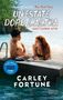 Oben: "Un'estate dopo l'altra", "Every Summer After". Zwei Menschen liegen auf einem Steg am Wasser, vertraut und entspannt., Buch