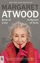 Texte: "NEW YORK TIMES BESTSELLER", "MARGARET ATWOOD", "Book of Lives", "A Memoir of Sorts", "Author of The Handmaid’s Tale". Eine Frau in einem pinkfarbenen Outfit mit elegantem Kragen und roten Handschuhen hält einen Finger an die Lippen., Buch