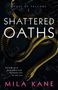 „House of Falcone 1: Shattered Oaths“ von Mila Kane. Eine goldene Schlange windet sich auf einem dunklen Hintergrund., Buch