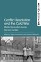 "Conflict Resolution and the Cold War: Media Encounters across the Iron Curtain, Edited by Tobias Hochscherf." Ein Paar schaut über eine Mauer mit Stacheldraht.