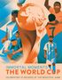 "IMMORTAL MOMENTS THE WORLD CUP CELEBRATING 10 DECADES OF THE BEAUTIFUL GAME". Illustration eines Fußballs und Spielern.