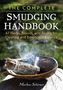 "The Complete Smudging Handbook" von Markus Schirner, zeigt brennendes Kräuterbündel in Muschelschale mit Rauch im Hintergrund., Buch