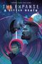 "The Expanse: A Little Death" oben. Zwei Männer stehen sich gegenüber, darunter ein weiterer Mann. Futuristisches Design.