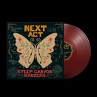 "NEXT ACT - STEEP CANYON RANGERS" steht in einem Retro-Design mit Schmetterlingsillustration und roten Vinyl.
