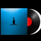Eine Schallplatte mit blauem Cover, zeigt eine Silhouette, die ins Wasser springt. Die Schallplatte hat ein rotes Label.