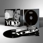 Alison Moyet, Voice. CD-Verpackung mit schwarz-weißem Cover. Gesicht einer Frau mit geschlossenen Augen.