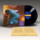 "THE ALAN PARSONS PROJECT - PYRAMID" auf einem Albumcover, daneben eine Schallplatte und ein Textblatt. Vintage-Stil.