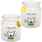 „Lieblingshase“ auf Glaskerze mit Schafillustration, bunten Ostereiern und kleinen Hasen. Gelbes Etikett „Für ____“.