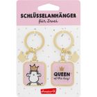 "Schlüsselanhänger für Zwei". Zwei Anhänger: Linker zeigt Schaf mit Krone, rechter Text "QUEEN of the day!". Goldene Kronen-Charm.