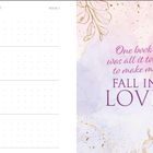 FEBRUAR 2027, WOCHE 5. "One book was all it took to make me fall in love." Blumenillustration.