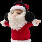 Weihnachtlicher Filz-Ornament eines Nikolaus mit rotem Anzug, weißem Bart und Ohrenschützern auf schwarzem Hintergrund.