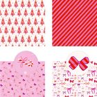 Vier festliche Muster. Links oben: Tannenbäume, rechts oben: diagonale Streifen. Links unten: Zuckerstangen, rechts unten: Schleifen.