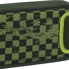 Grün-schwarzes Schachbrettmuster auf einem rechteckigen Etui mit Reißverschluss und grünem Rand.