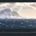 Januar steht groß unten, gefolgt von einem Monatskalender. Im Hintergrund eine winterliche Landschaft mit Eisbergen.