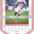 "Vorjahresabbildung" über einem Fußballspieler in weißem Trikot. Unten Kalender für Januar, Logo eines Fußballvereins.