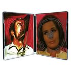 Links ein stilisiertes Gesicht mit Messer im Auge, rechts eine Frau mit nachdenklichem Blick, in einer Hülle.