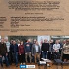 Text über ein Album von Florian Ross mit der WDR Big Band. Musiker sind aufgelistet. Darunter Foto von mehreren Personen.