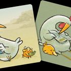 Eine Illustration zeigt Hühner mit Büchern. Links liest ein stehendes Huhn, rechts sitzt ein Huhn mit Küken und schläft.