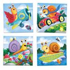 Vier fröhliche Schnecken in Fahrzeugen: Flugzeug, Rennauto, Surfen und Boot. Illustrationen sind bunt und lebendig.