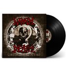 „NAPALM DEATH“ in roter Schrift, „SMEAR CAMPAIGN“ unten. Schädel-Collage mit einem doppelten schwarzen Schallplatten-Album.