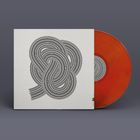 Modulor Records. Eine rote Vinylplatte teilweise sichtbar, in einer Hülle mit abstrakten, verschlungenen Linien.