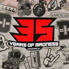 „35 Years of Madness DEEPACK“ in roter und weißer Schrift, umgeben von Illustrationen wie Kassetten und einem Astronauten.