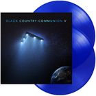 "BLACK COUNTRY COMMUNION V" steht oben. Dunkler Himmel mit leuchtendem dreieckigem Objekt und Erde; blaue Schallplatte.