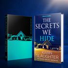 Zwei Bücher: "THE SECRETS WE HIDE" von Karin Slaughter. Eins mit blauem Cover, eins mit schwarzem Sammler-Cover.