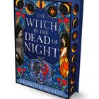 "The Witch in the Dead of Night" und "Charlotte Buckley" auf blauem Hintergrund mit roten Rosen und Mondphasen.