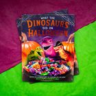 „What the Dinosaurs Did on Halloween“, Buchumschlag mit drei bunten Dinosauriern und Süßigkeiten vor Kürbissen.