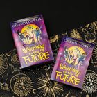 Zwei Bücher mit dem Titel „Which Way to the Future“ von Cressida Cowell, auf kosmischem Muster.