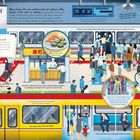"The Metro in Tokyo" und "Shibuya". Lebhaftes U-Bahn-Szenario in einer Menschenmenge mit Zügen, Sushi-Stand, und Rolltreppe.