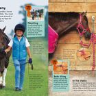 „Handling a pony“, „Safety first!“, „Mounting“, „Safe string“. Zwei Kinder mit Ponys. Tipps fürs Führen und Anbinden von Pferden.