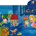 Text: "When Peter Pan appeared one night, just like a magic spell. The children stared in wonder as they flew like Tinker Bell!"

In einer bunten Szene fliegt Peter Pan über Kinder, die magisch schweben. Eine Stadt ist im Hintergrund sichtbar.