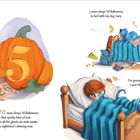 Eine Illustration mit einem Kürbis, auf dem eine große "5" steht, und einem Kind im Bett mit einem Hund, umgeben von Halloween-Deko.