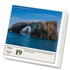 Channel Islands National Park, California. Dienstag, 19. Januar 2027. Empfehlung zum Kajakfahren. Felsbogen im Meer.